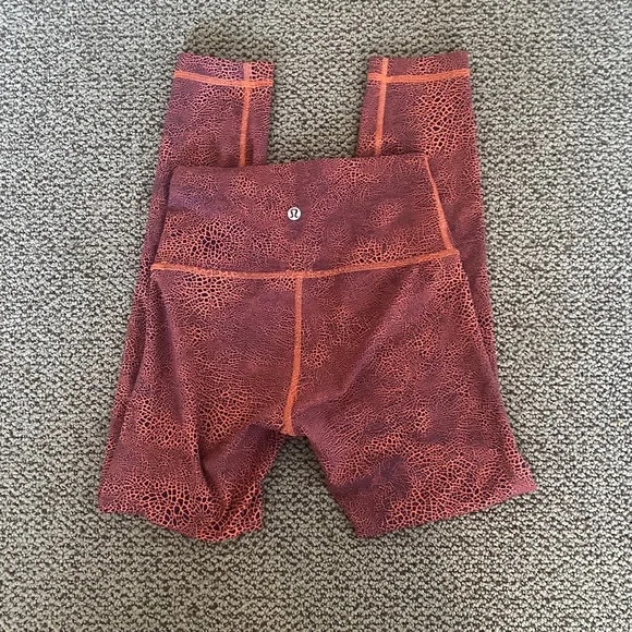 Like new Lululemon leggings - Picture 2 of 7